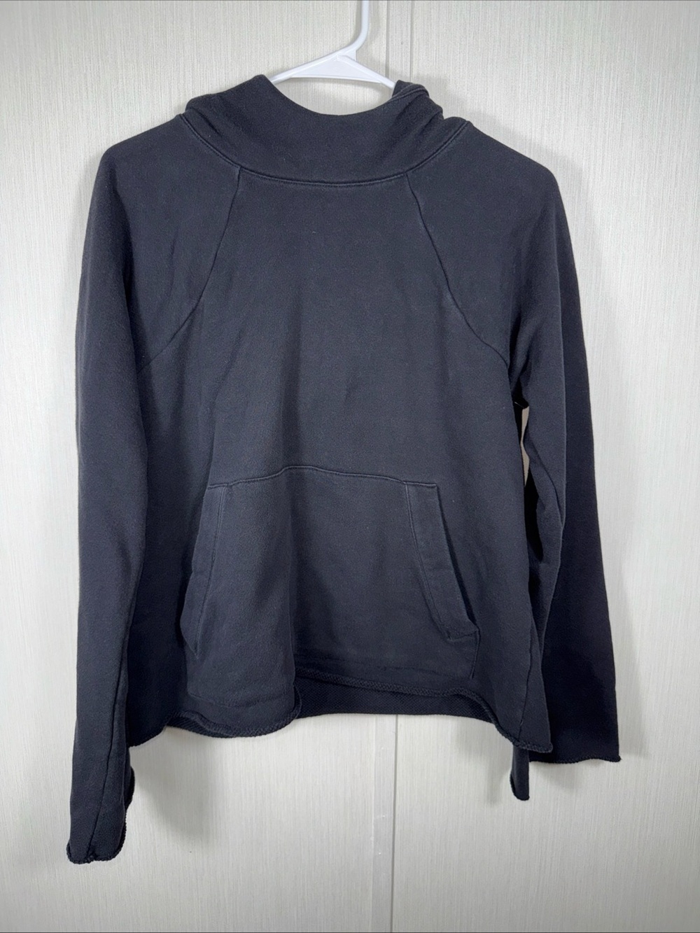 ATHLETA M french terry cropped Flare sleeve hoodie in black Womens Athletic
